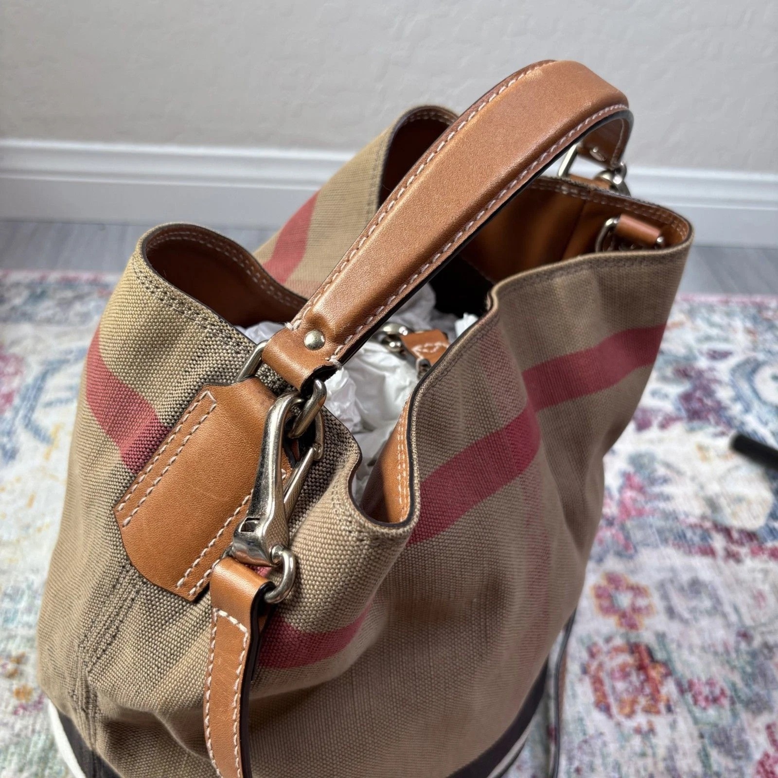 Burberry Check Canvas Bucket Bag – Beige Classic Nova Check – Vintage Shoulder Tote thumbnail 12