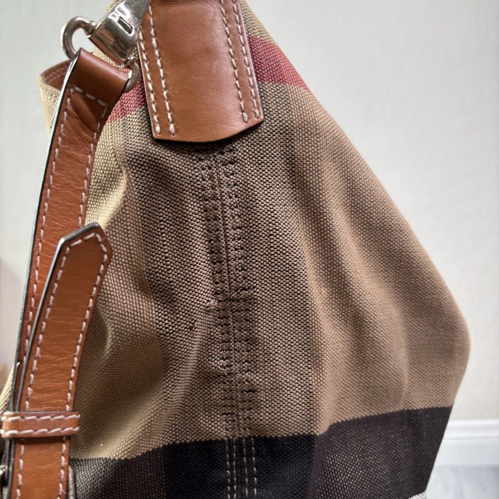 Burberry Check Canvas Bucket Bag – Beige Classic Nova Check – Vintage Shoulder Tote thumbnail 17