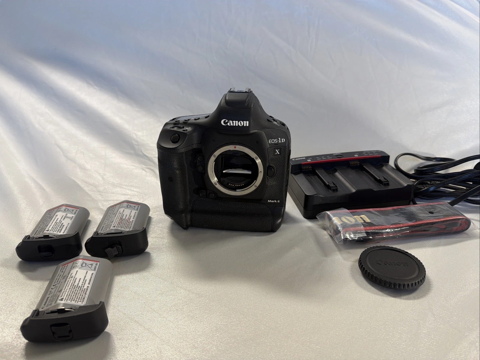 Canon EOS-1D X Mark II DSLR Camera – 55K Shutter Count – Pro Body with Extras thumbnail 1