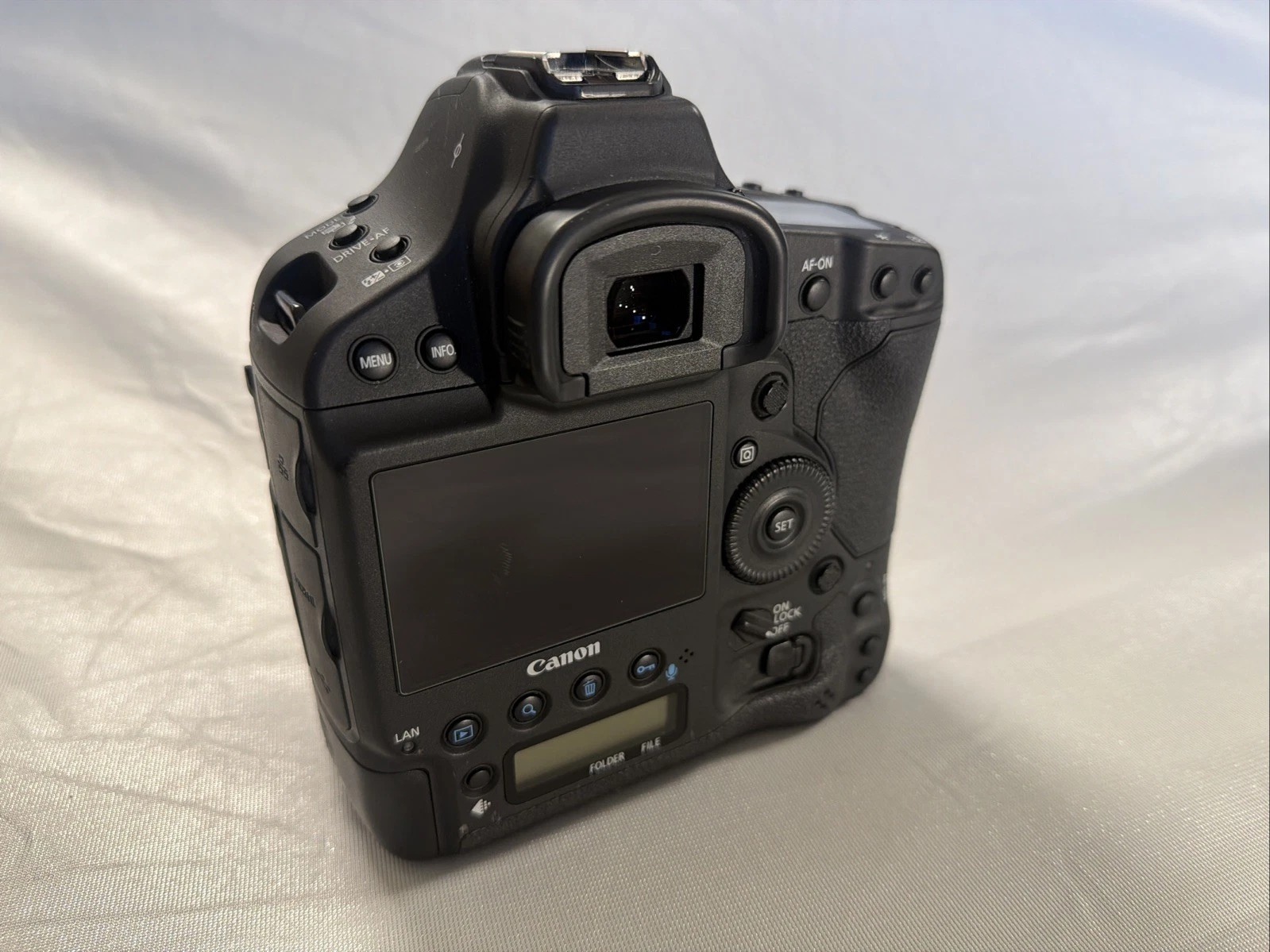 Canon EOS-1D X Mark II DSLR Camera – 55K Shutter Count – Pro Body with Extras thumbnail 4