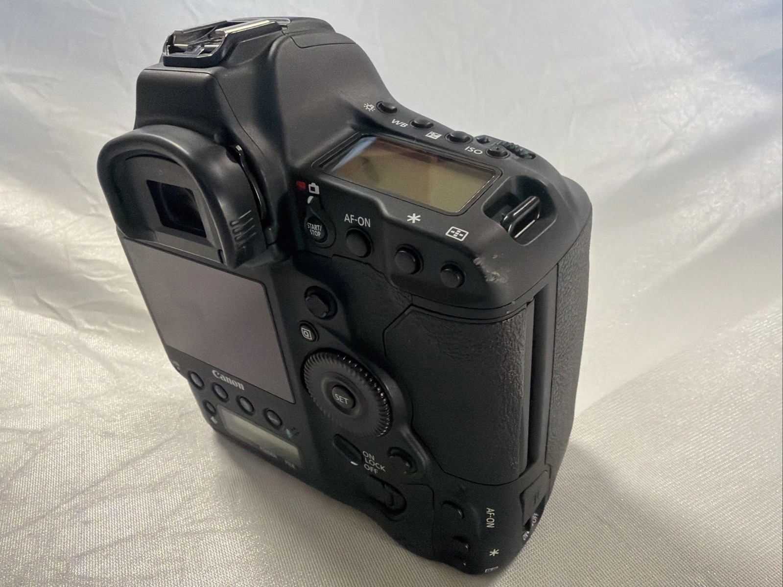 Canon EOS-1D X Mark II DSLR Camera – 55K Shutter Count – Pro Body with Extras thumbnail 5