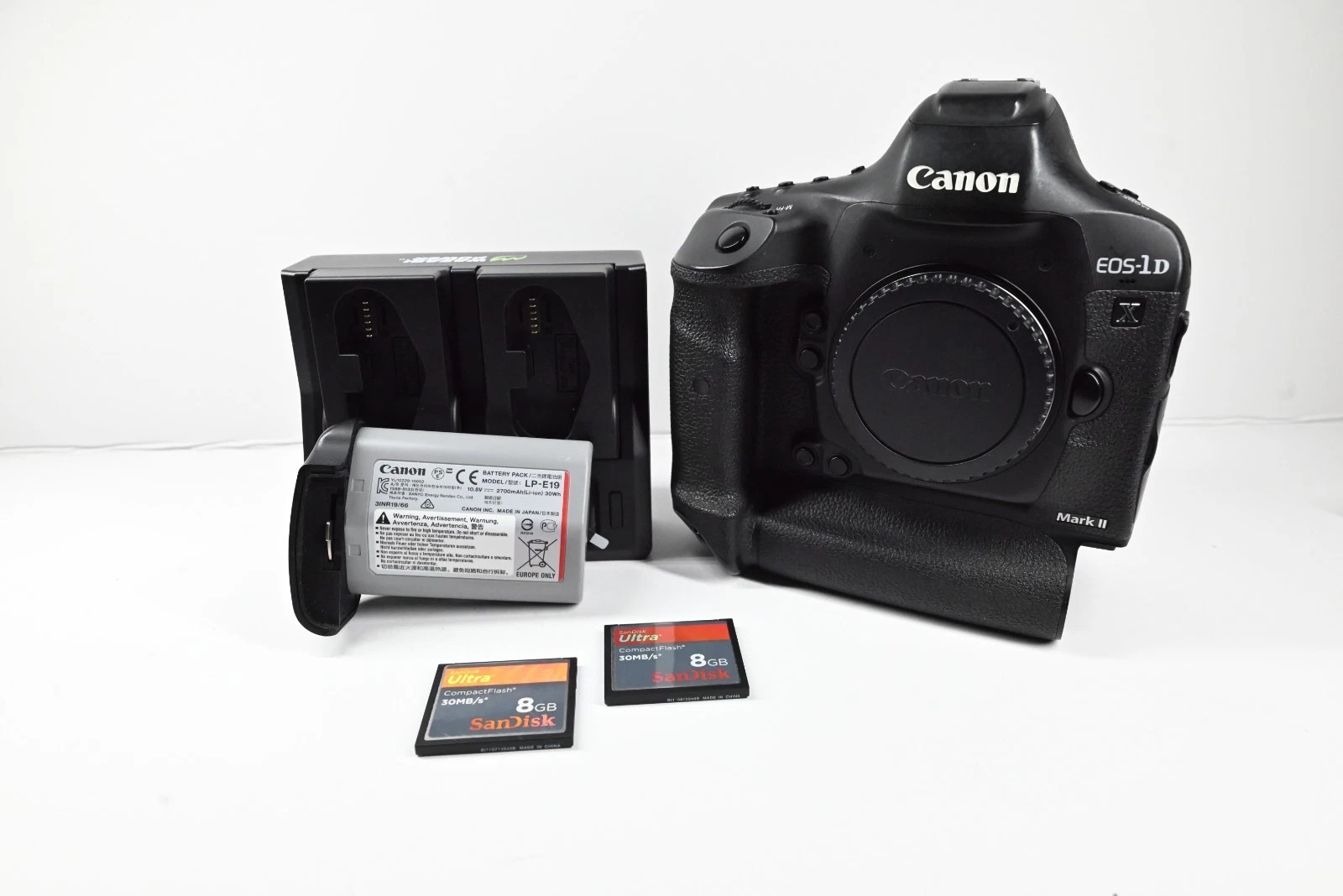 Canon EOS 1DX Mark II Camera (Body Only) - Super Clean - USA Seller thumbnail 1