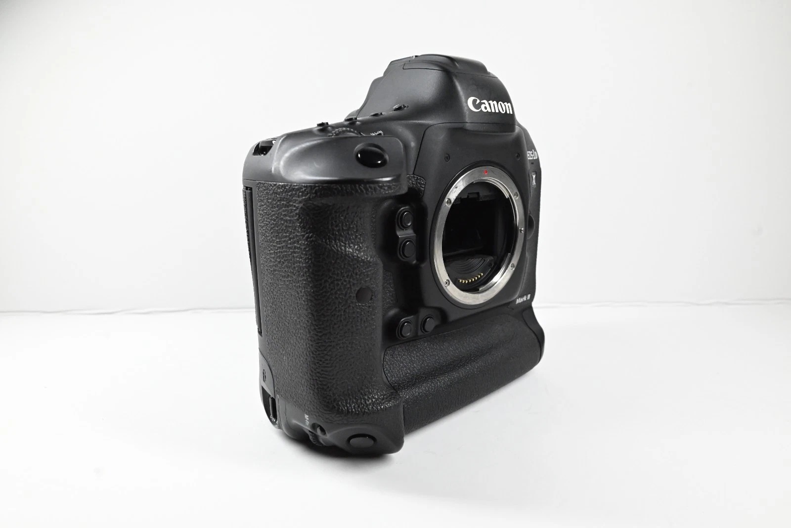Canon EOS 1DX Mark II Camera (Body Only) - Super Clean - USA Seller thumbnail 4