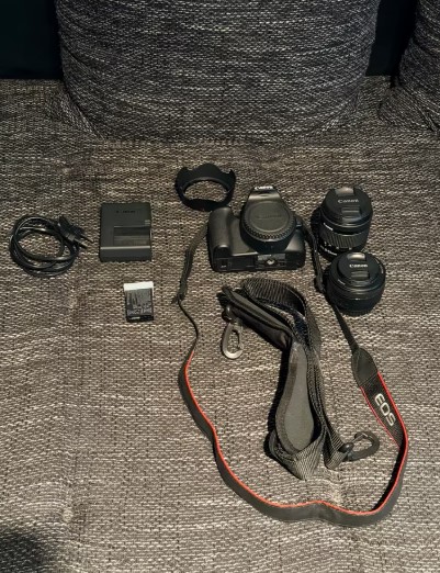 Canon EOS 250D DSLR Kit – 2 Lenses + Accessories – like new thumbnail 2