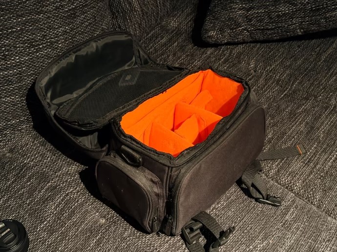 Canon EOS 250D DSLR Kit – 2 Lenses + Accessories – like new thumbnail 7