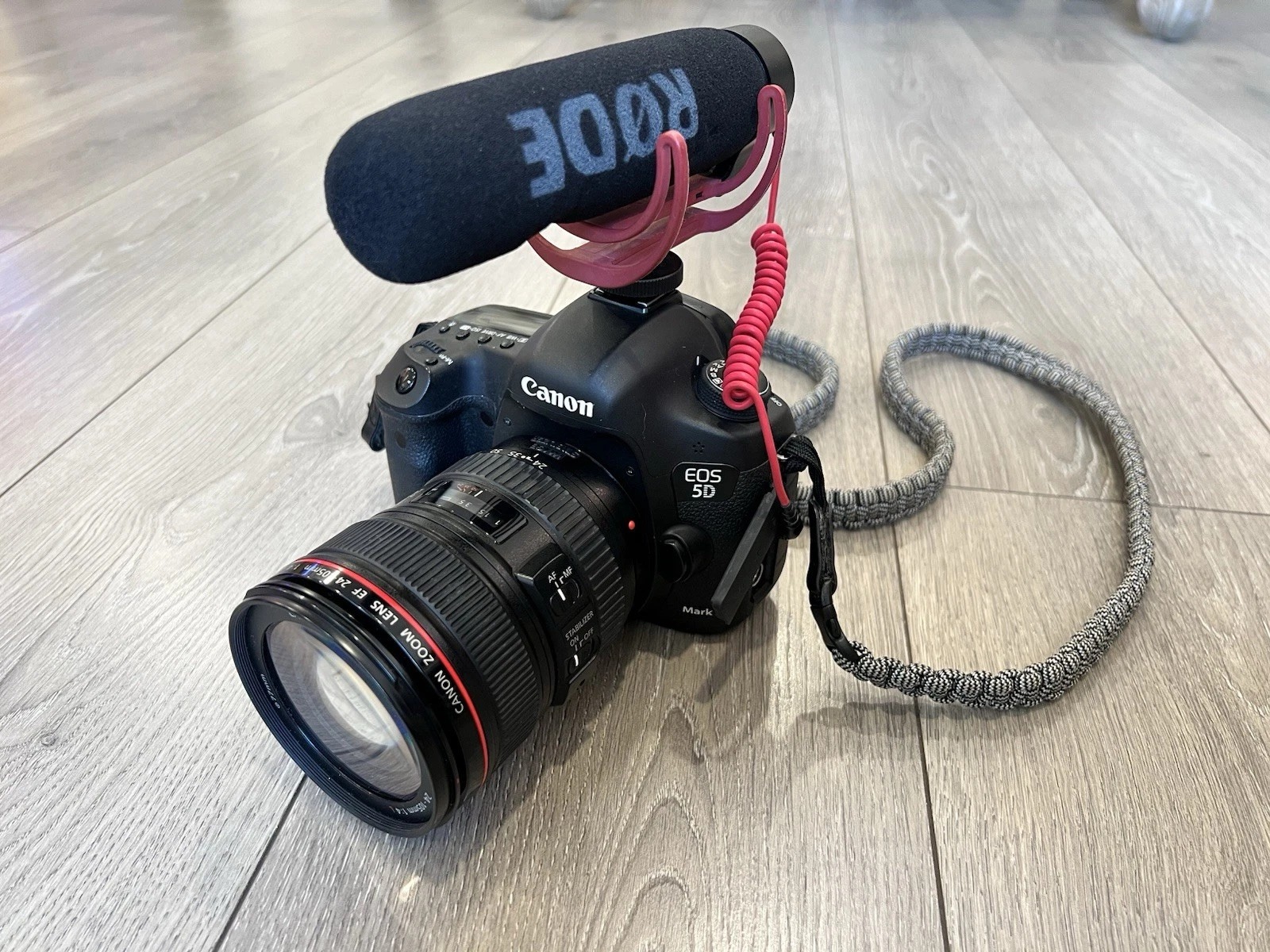 Canon EOS 5D Mark III Digital Camera with EF 24-105mm 1:4 L Lens and Rode Mic thumbnail 1