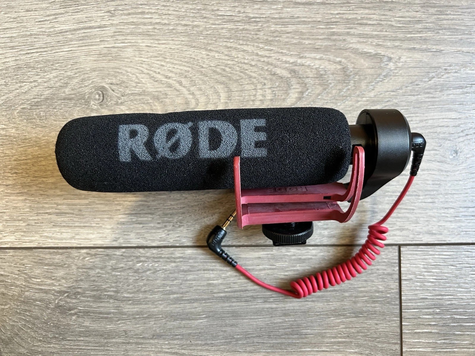 Canon EOS 5D Mark III Digital Camera with EF 24-105mm 1:4 L Lens and Rode Mic thumbnail 13