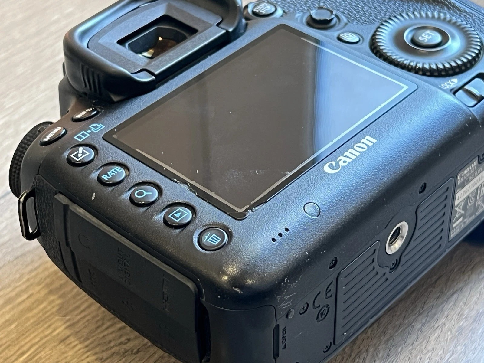 Canon EOS 5D Mark III Digital Camera with EF 24-105mm 1:4 L Lens and Rode Mic thumbnail 5