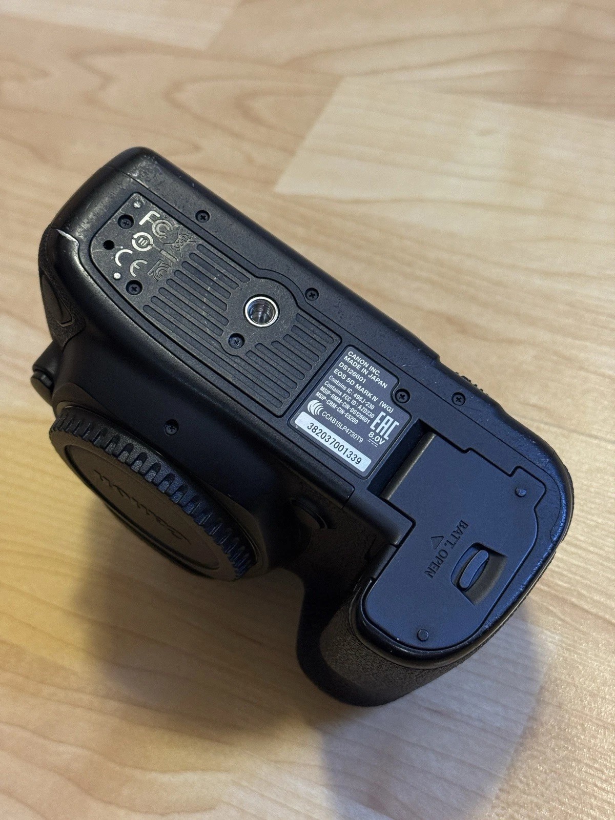 Canon EOS 5D MARK IV 30.4 MP Digital SLR Camera - Black (Body Only) w/ Box thumbnail 5