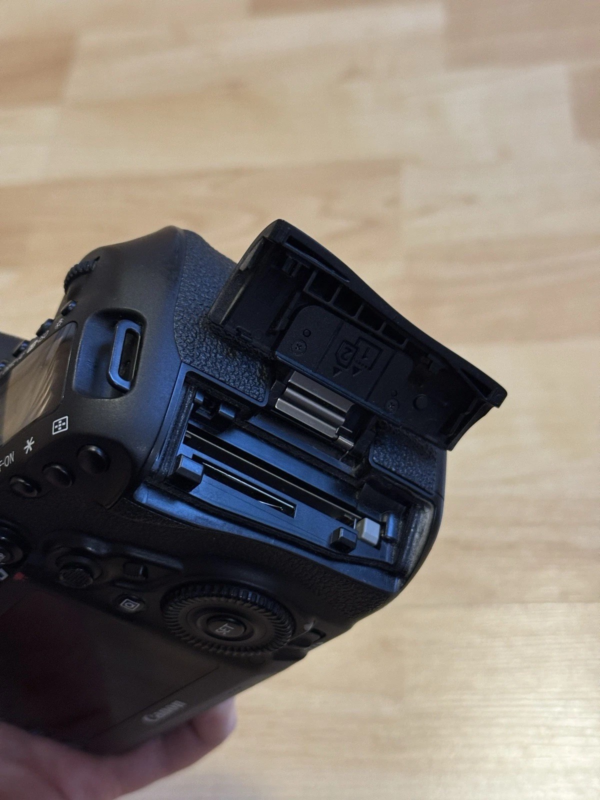 Canon EOS 5D MARK IV 30.4 MP Digital SLR Camera - Black (Body Only) w/ Box thumbnail 7