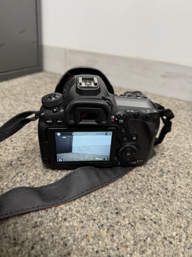 Canon EOS 6D Mark II + EF 24–105mm L-Series Lens Kit – Excellent Condition thumbnail 5