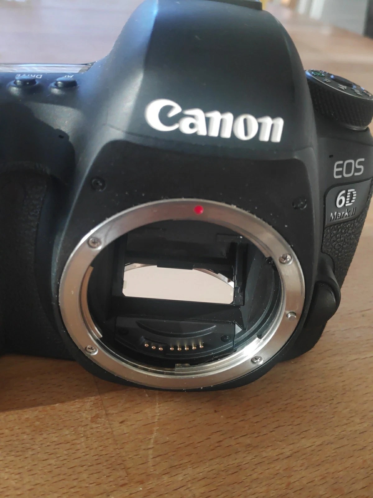 Canon EOS 6D Mark II Full Frame DSLR Camera – Perfectly Maintained – Original Packaging + Accessories Bundle thumbnail 2