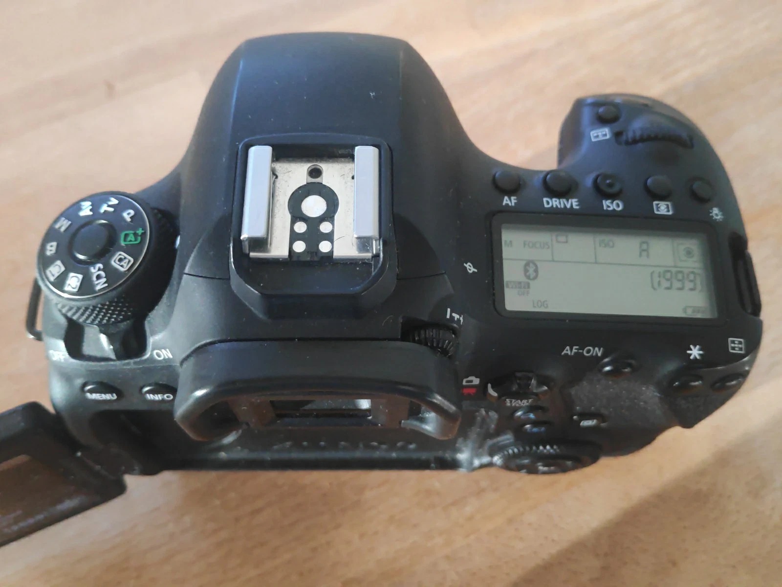 Canon EOS 6D Mark II Full Frame DSLR Camera – Perfectly Maintained – Original Packaging + Accessories Bundle thumbnail 3