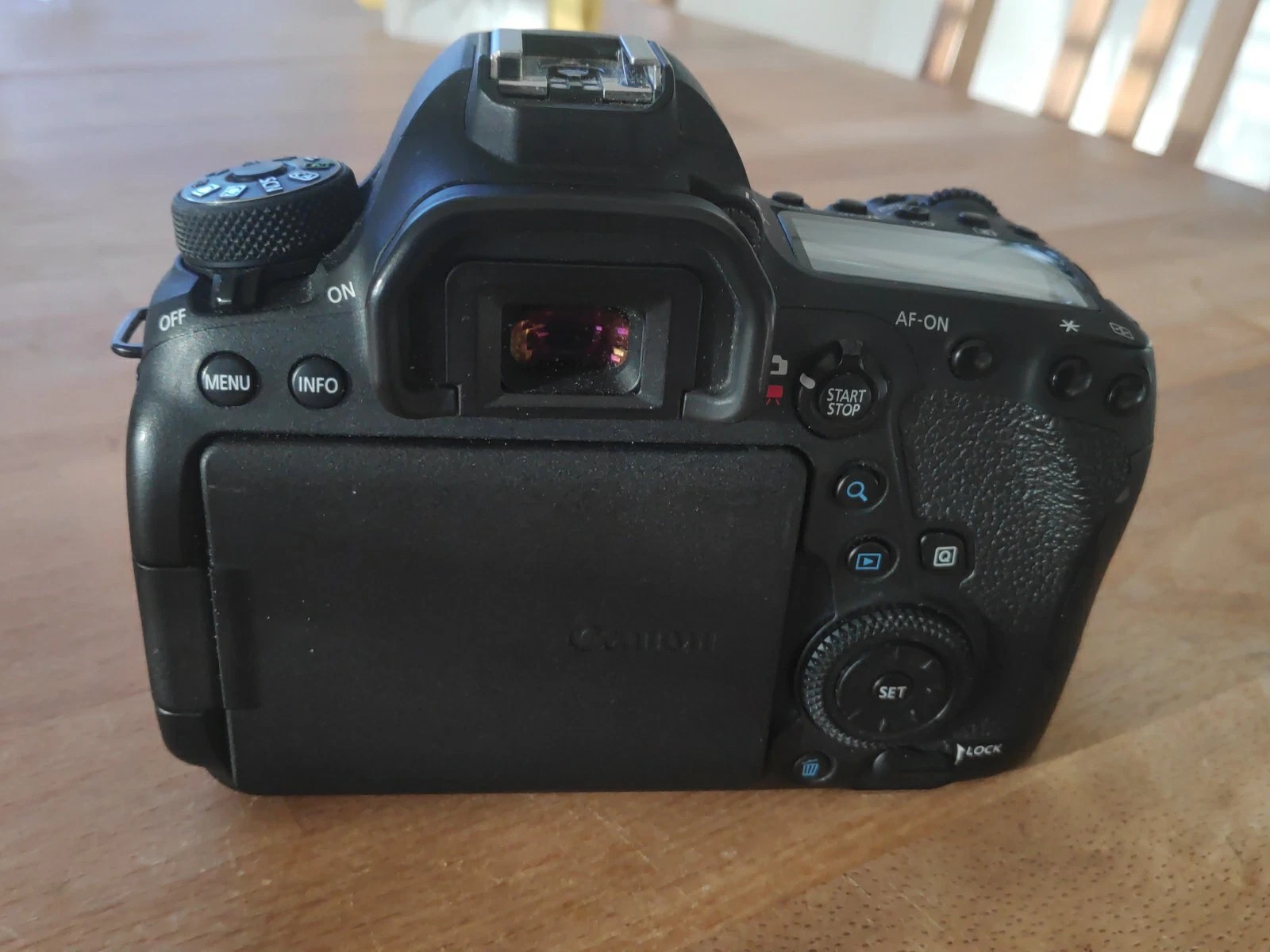 Canon EOS 6D Mark II Full Frame DSLR Camera – Perfectly Maintained – Original Packaging + Accessories Bundle thumbnail 6