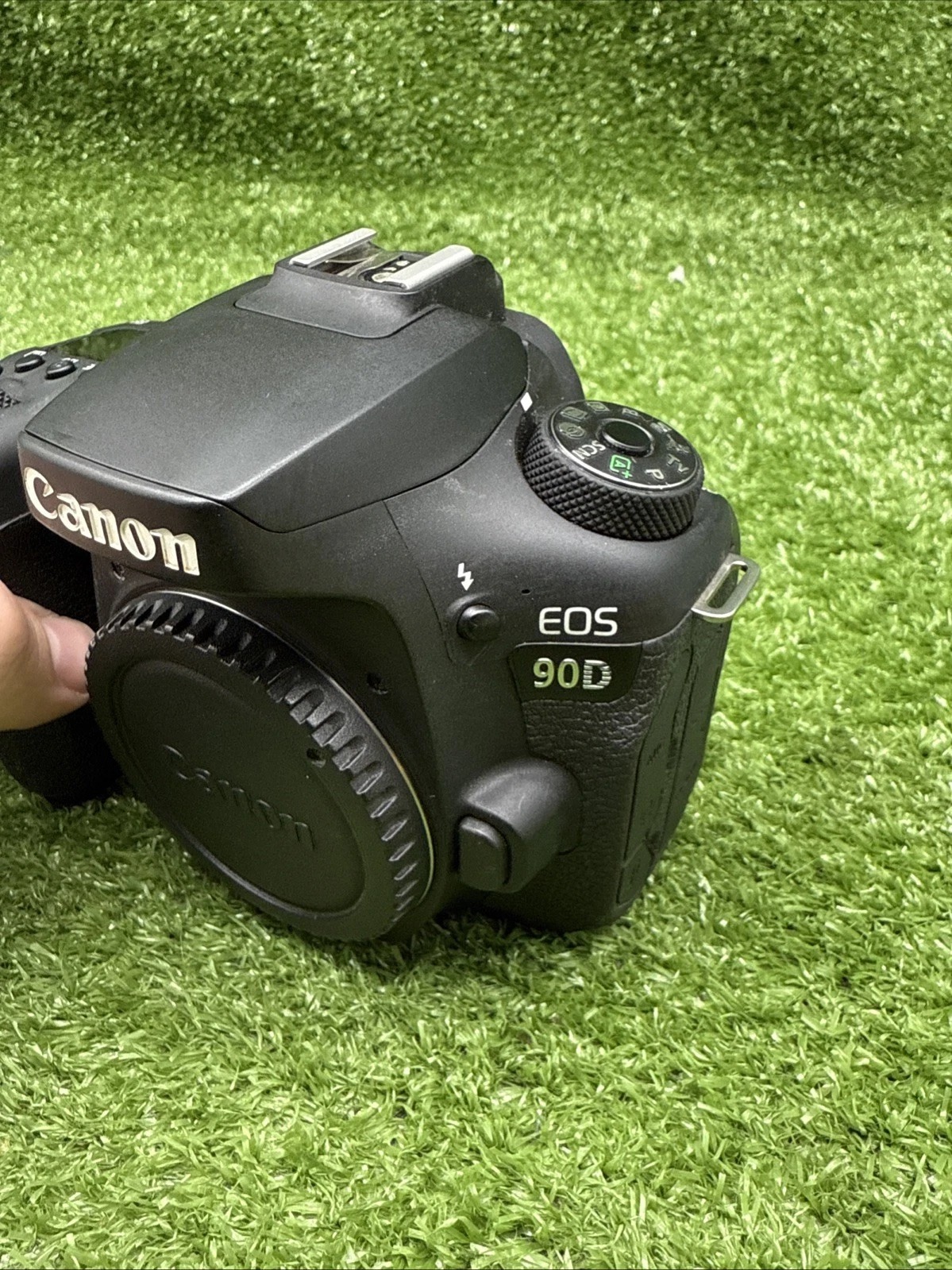 Canon EOS 90D 32.5MP DSLR Camera – Black (Body Only) thumbnail 1