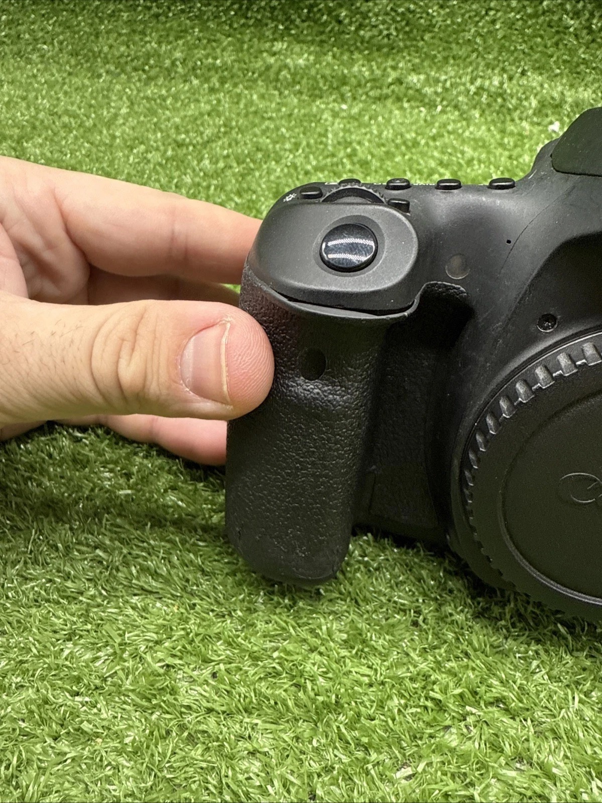 Canon EOS 90D 32.5MP DSLR Camera – Black (Body Only) thumbnail 5