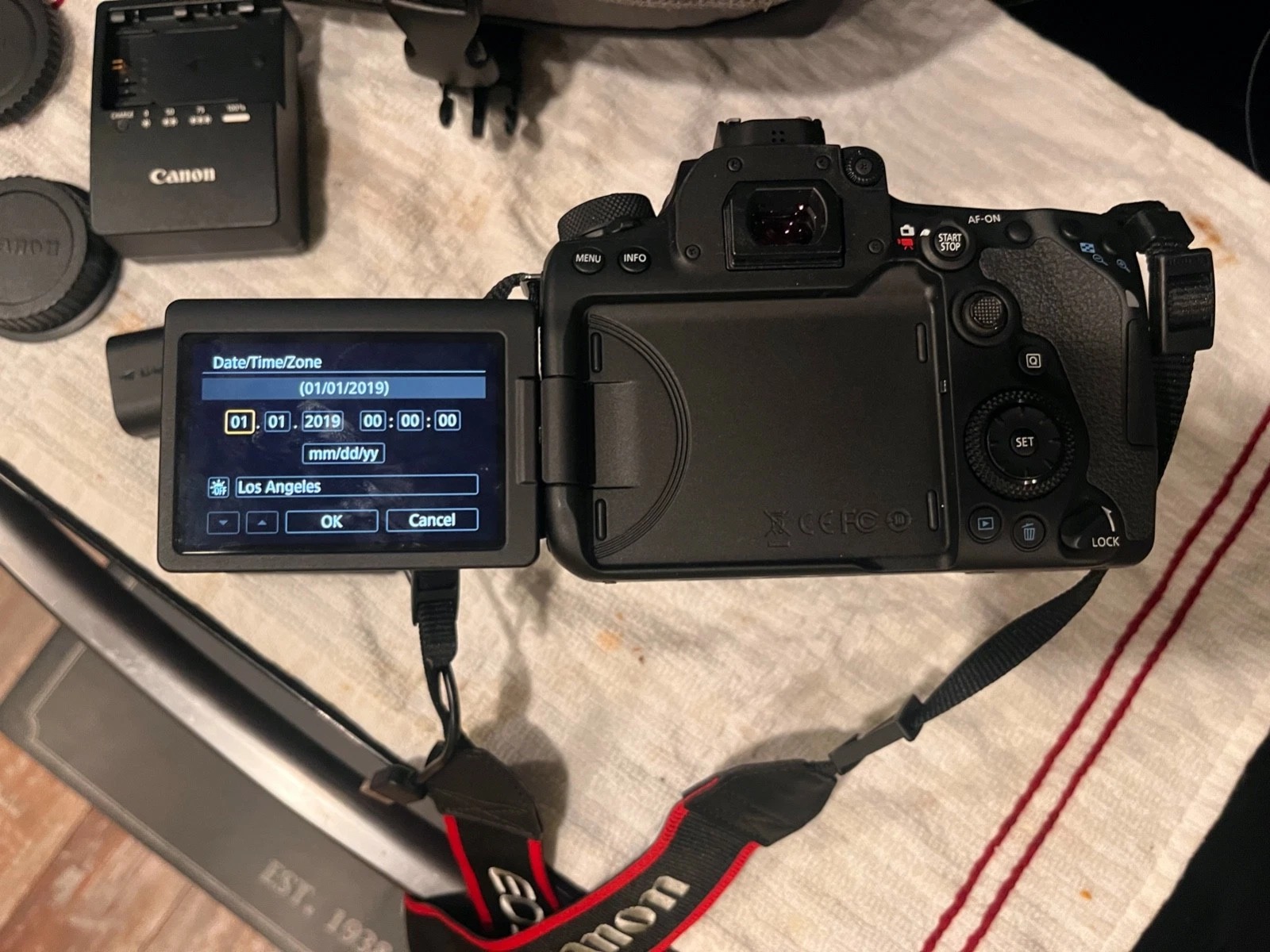 Canon EOS 90D DSLR Camera (Black) with Canon 18–135mm Lens, Charger & 2× Battery Extenders thumbnail 10