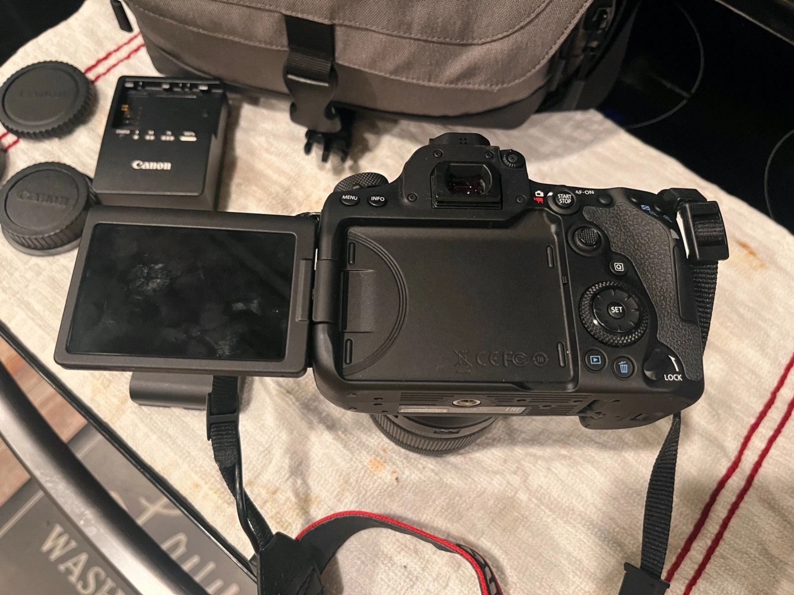 Canon EOS 90D DSLR Camera (Black) with Canon 18–135mm Lens, Charger & 2× Battery Extenders thumbnail 11