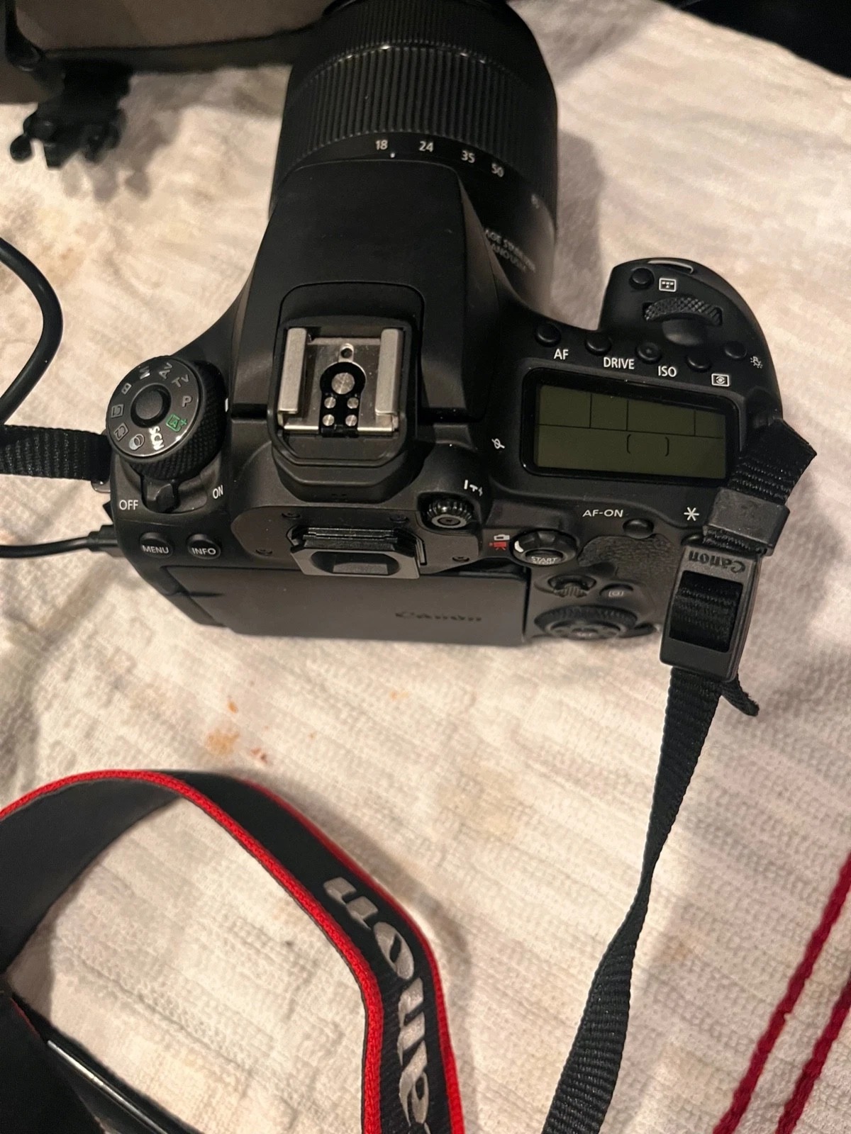 Canon EOS 90D DSLR Camera (Black) with Canon 18–135mm Lens, Charger & 2× Battery Extenders thumbnail 13