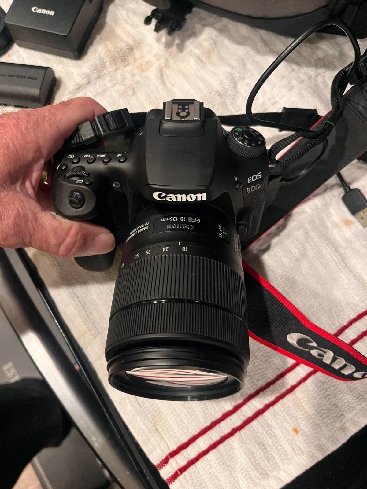 Canon EOS 90D DSLR Camera (Black) with Canon 18–135mm Lens, Charger & 2× Battery Extenders thumbnail 14