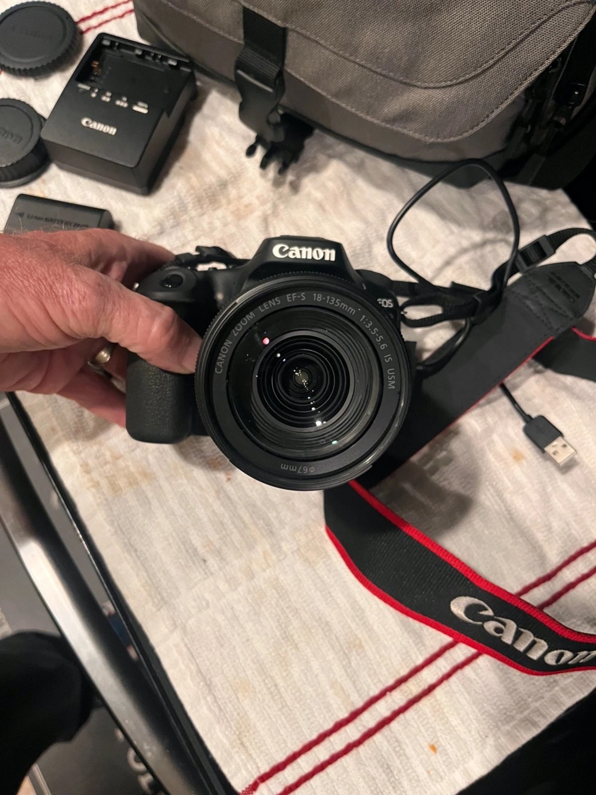 Canon EOS 90D DSLR Camera (Black) with Canon 18–135mm Lens, Charger & 2× Battery Extenders thumbnail 15