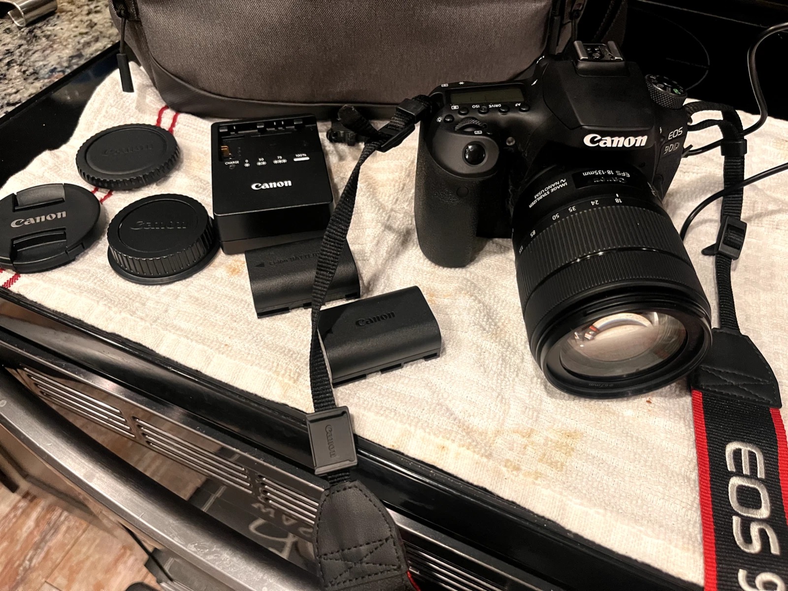 Canon EOS 90D DSLR Camera (Black) with Canon 18–135mm Lens, Charger & 2× Battery Extenders thumbnail 4