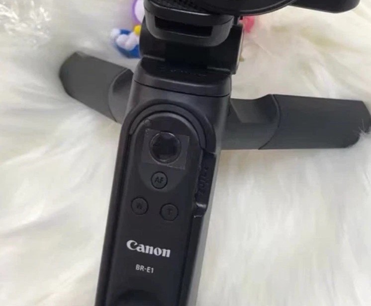 Canon EOS M200 24.1MP Mirrorless Interchangeable Lens Camera – Black thumbnail 2