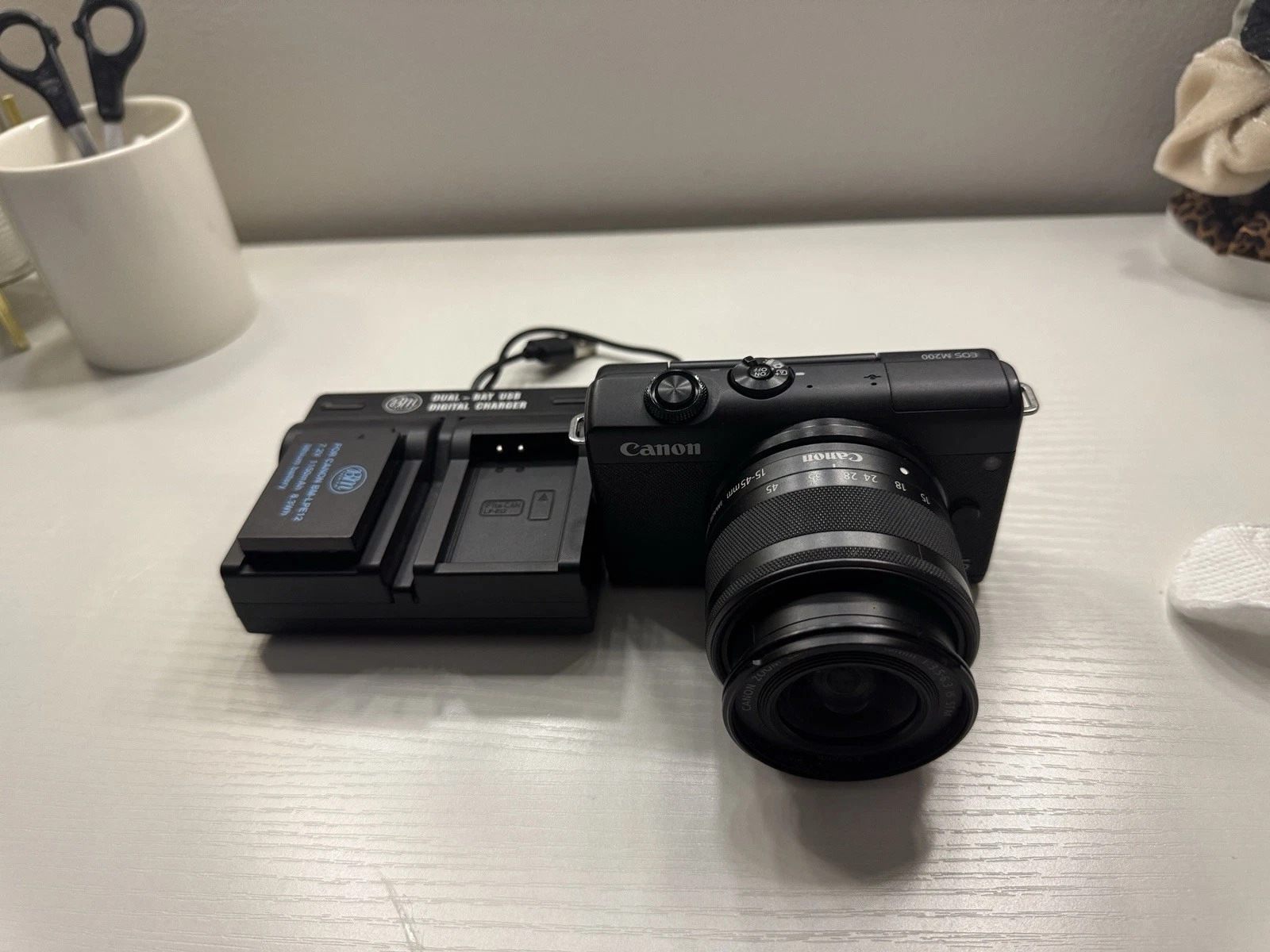 Canon EOS M200 24.1MP Mirrorless Interchangeable Lens Camera – Black thumbnail 4