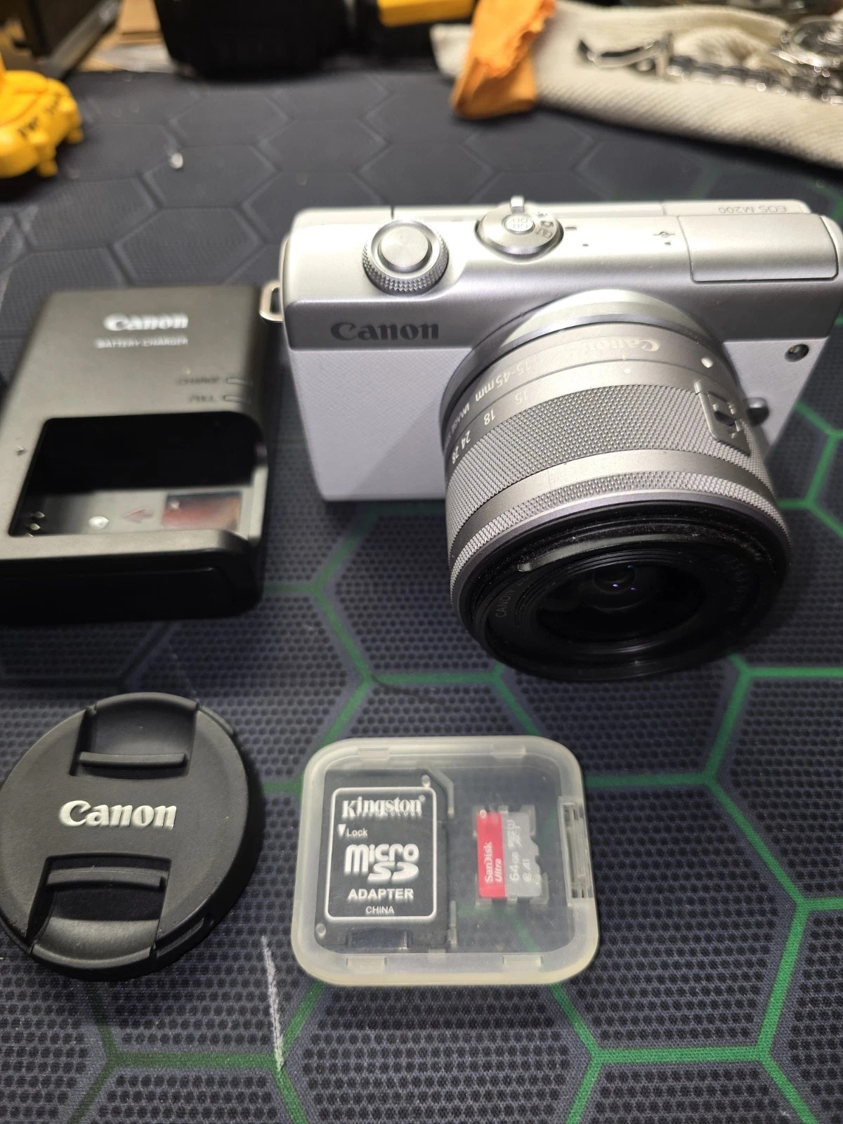 Canon EOS M200 Mirrorless Digital White Camera w/ 15-45mm Lens (White) thumbnail 1