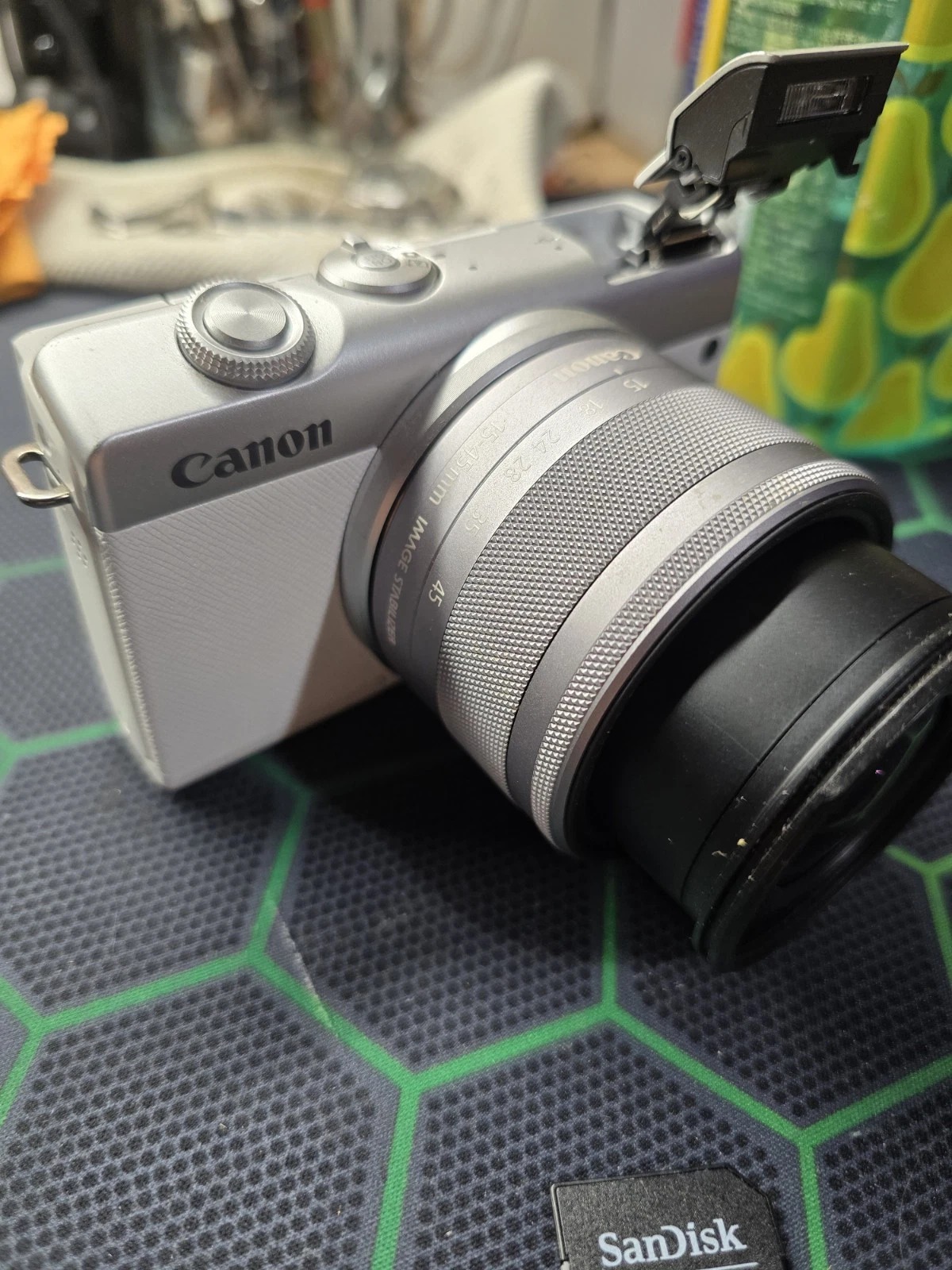 Canon EOS M200 Mirrorless Digital White Camera w/ 15-45mm Lens (White) thumbnail 12