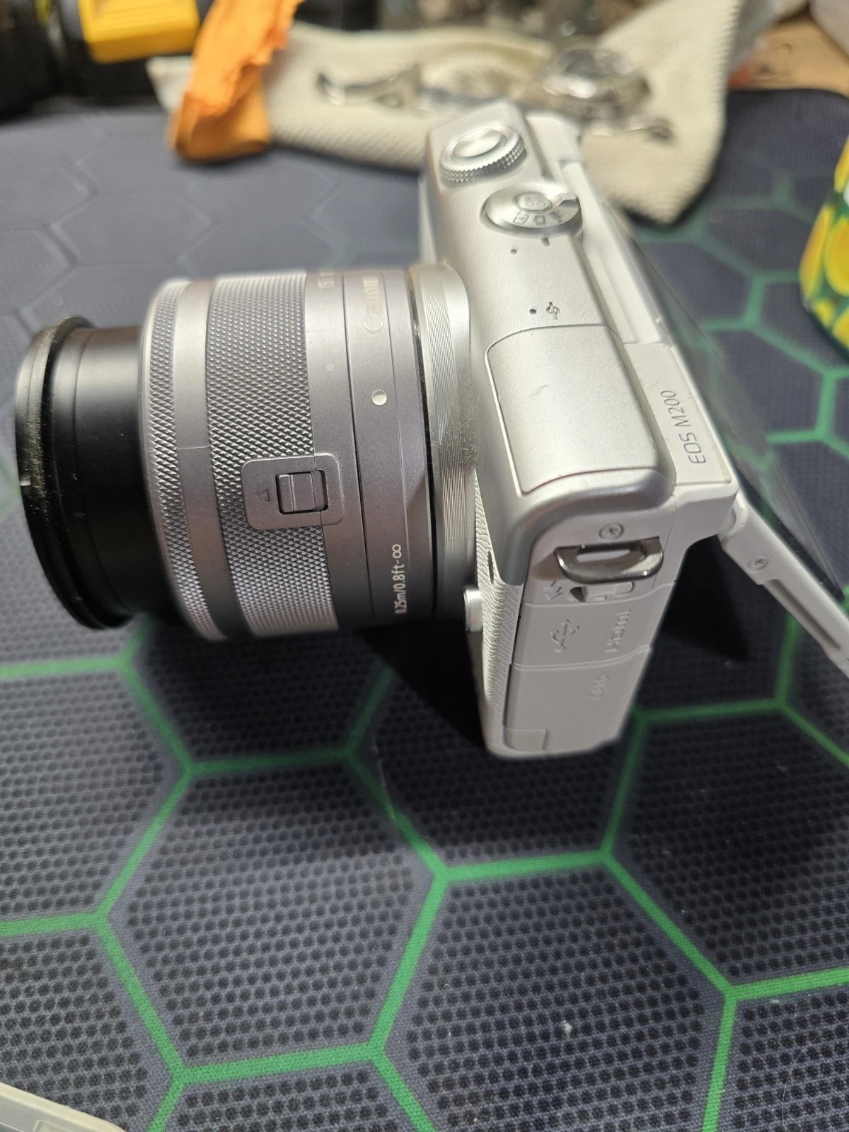 Canon EOS M200 Mirrorless Digital White Camera w/ 15-45mm Lens (White) thumbnail 13