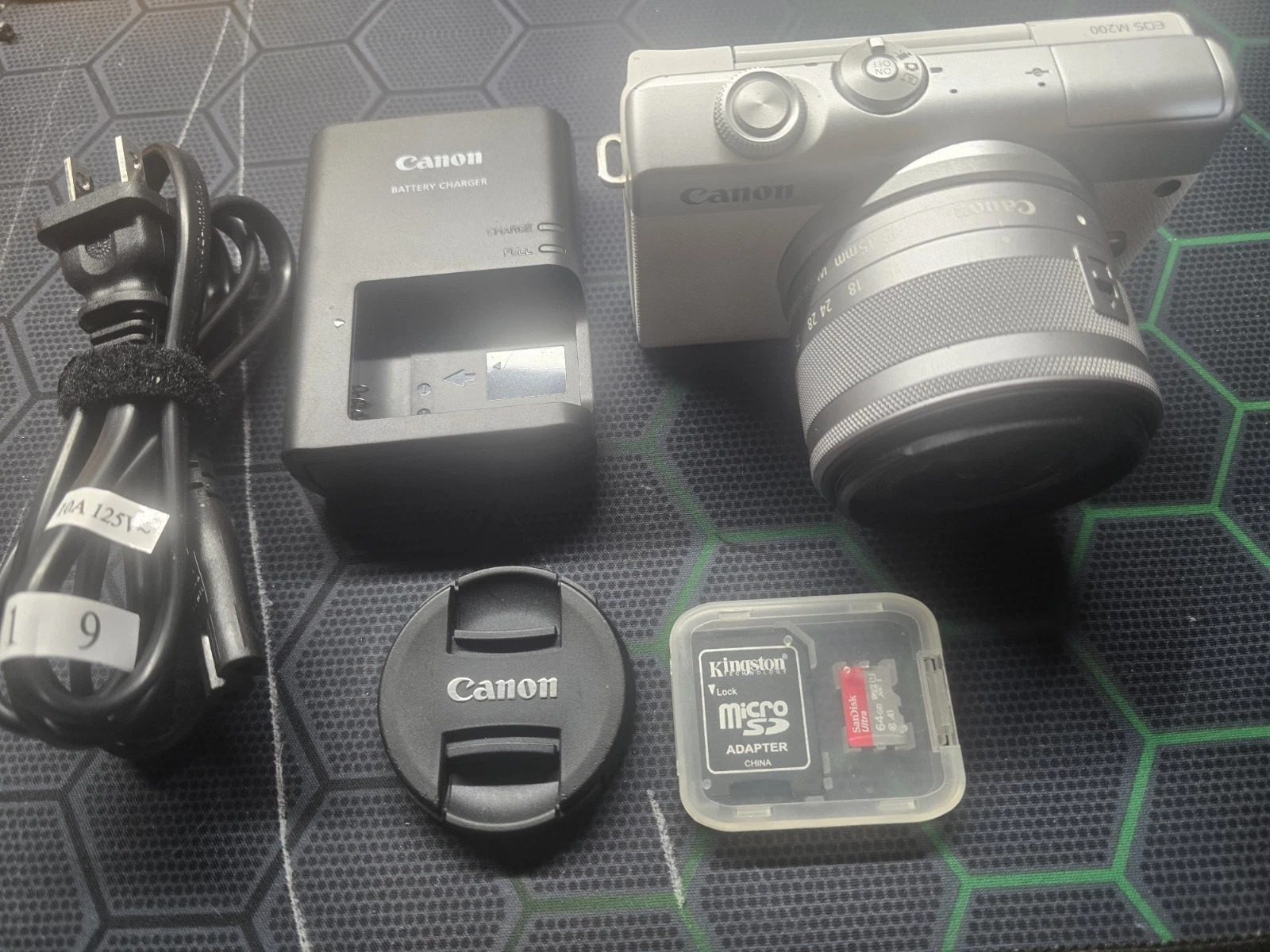 Canon EOS M200 Mirrorless Digital White Camera w/ 15-45mm Lens (White) thumbnail 15