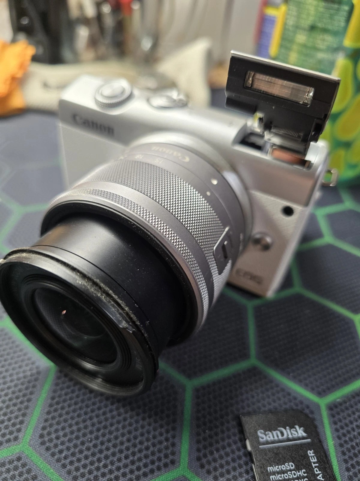 Canon EOS M200 Mirrorless Digital White Camera w/ 15-45mm Lens (White) thumbnail 9