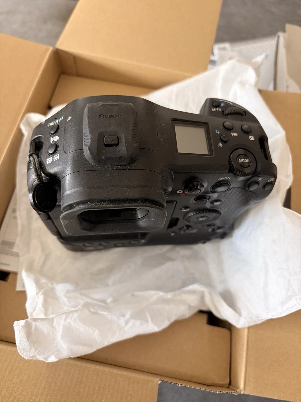 Canon EOS R1 Mirrorless Camera Body – High-Performance Professional Camera  thumbnail 4