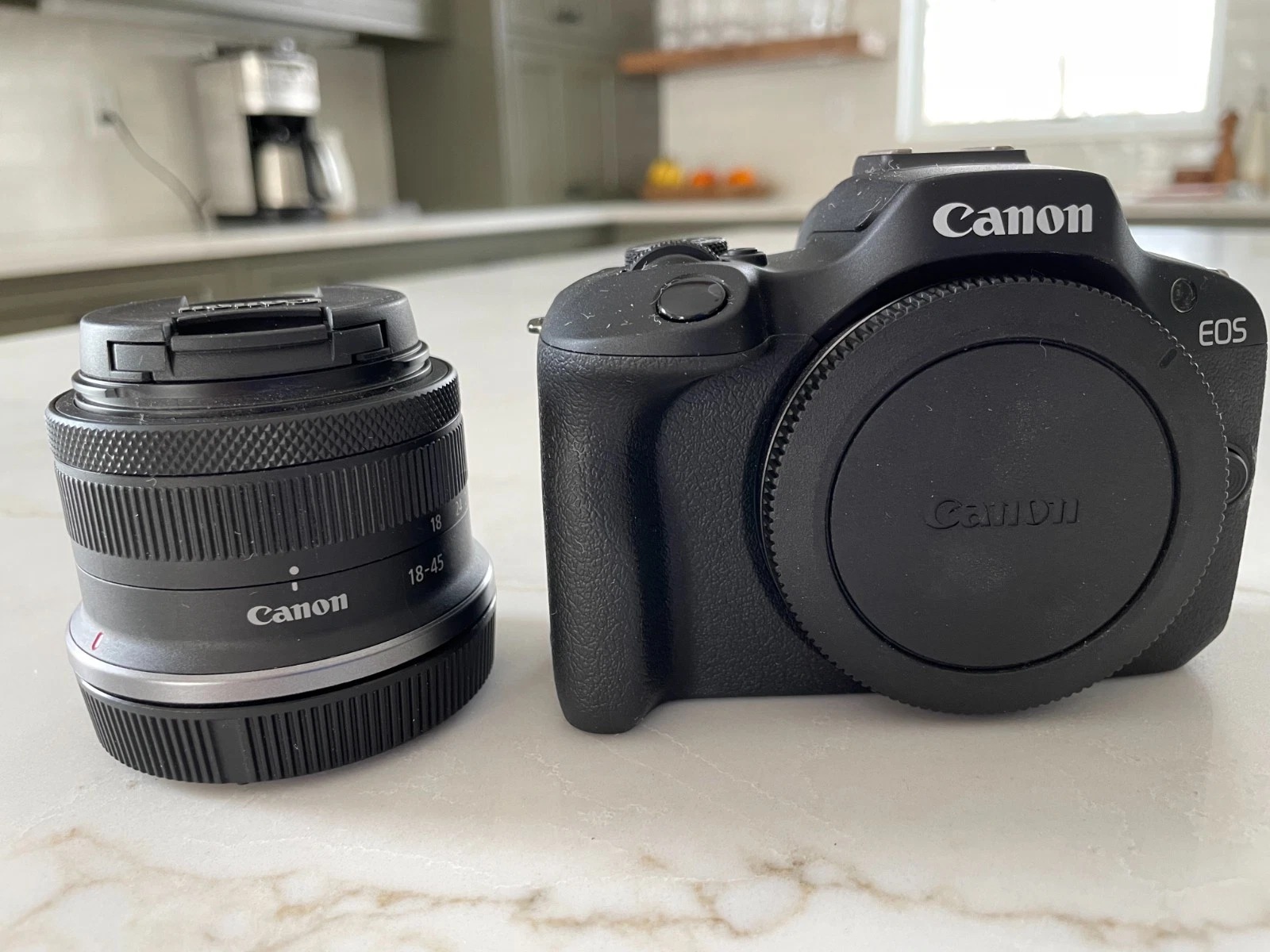 Canon EOS R100 24.2MP Digital Mirrorless Camera with Kit Lens thumbnail 1