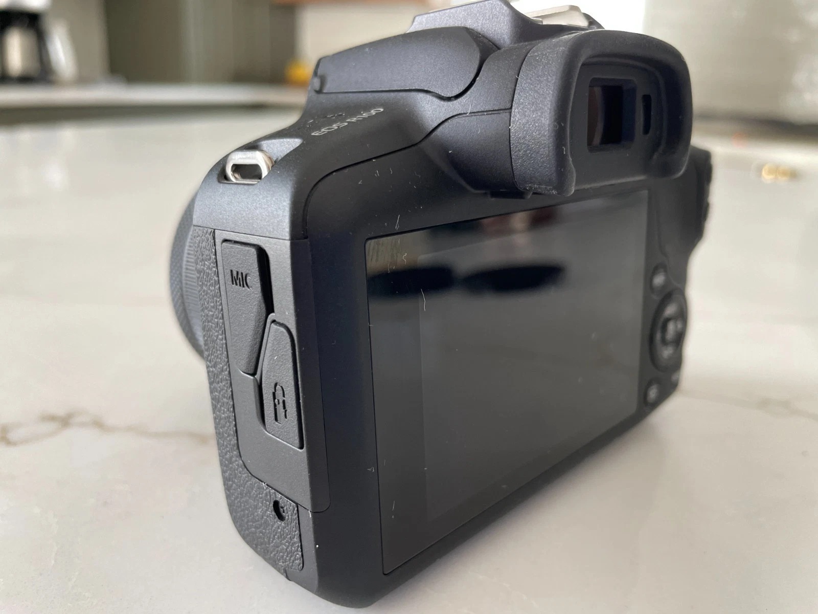 Canon EOS R100 24.2MP Digital Mirrorless Camera with Kit Lens thumbnail 6