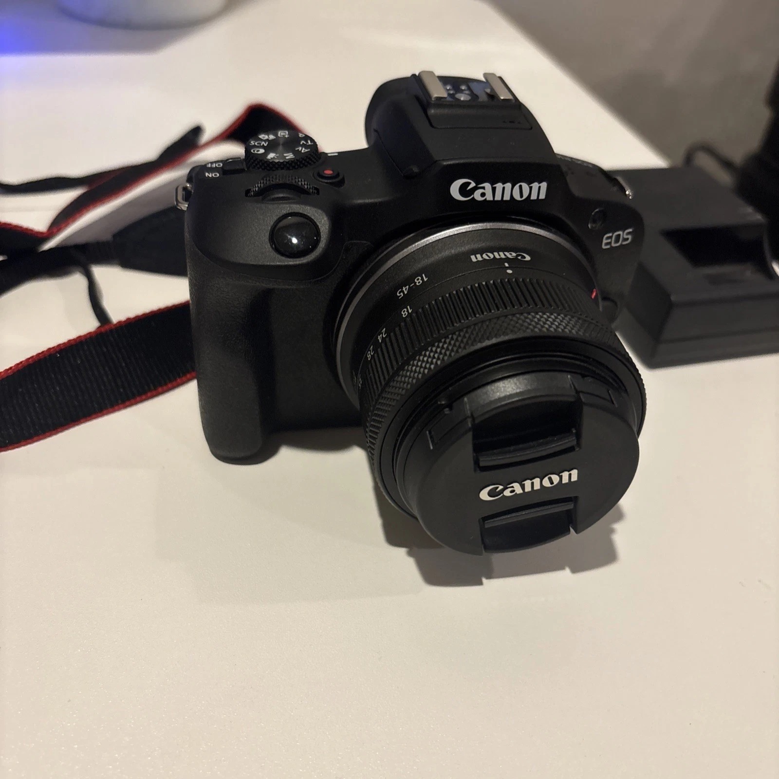 Canon EOS R100 Mirrorless Digital Camera 24.2MP w/ RF-S18-45mm Lens – Under 20,000 Shutter Count thumbnail 1