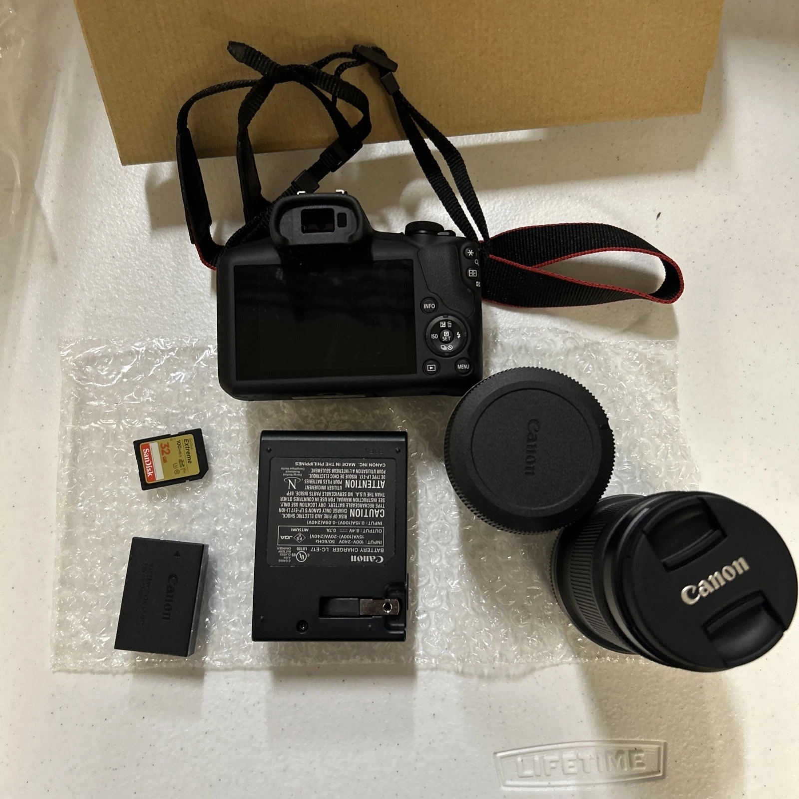 Canon EOS R100 Two-Lens Camera Bundle, RF-S 18-45mm, RF-S 55-210mm Lenses thumbnail 3