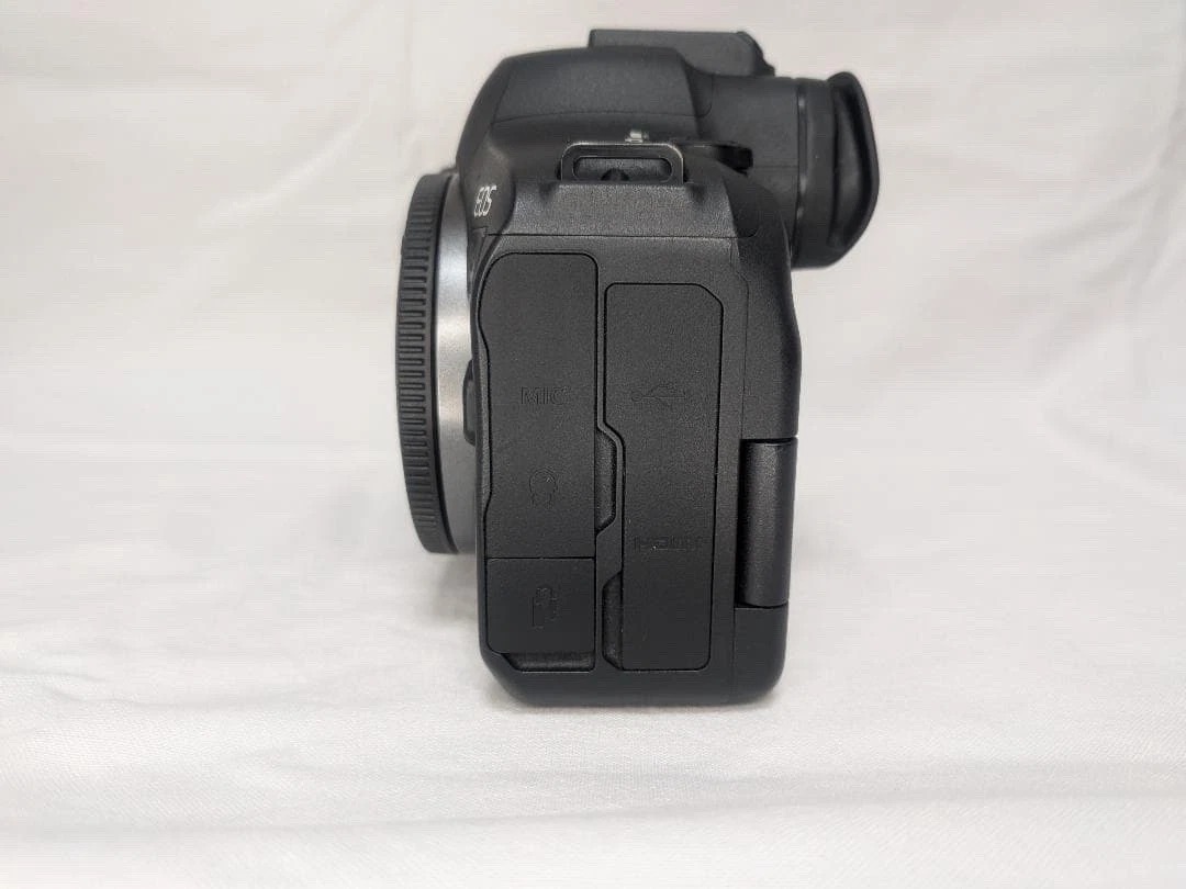 Canon EOS R6 Mark II Mirrorless Camera with 24-105mm f/4–7.1 IS STM Kit thumbnail 15