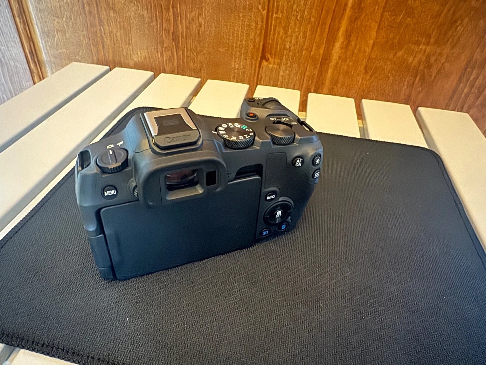 Canon EOS R8 Mirrorless Digital Camera Body + accessories (excellent condition) thumbnail 2