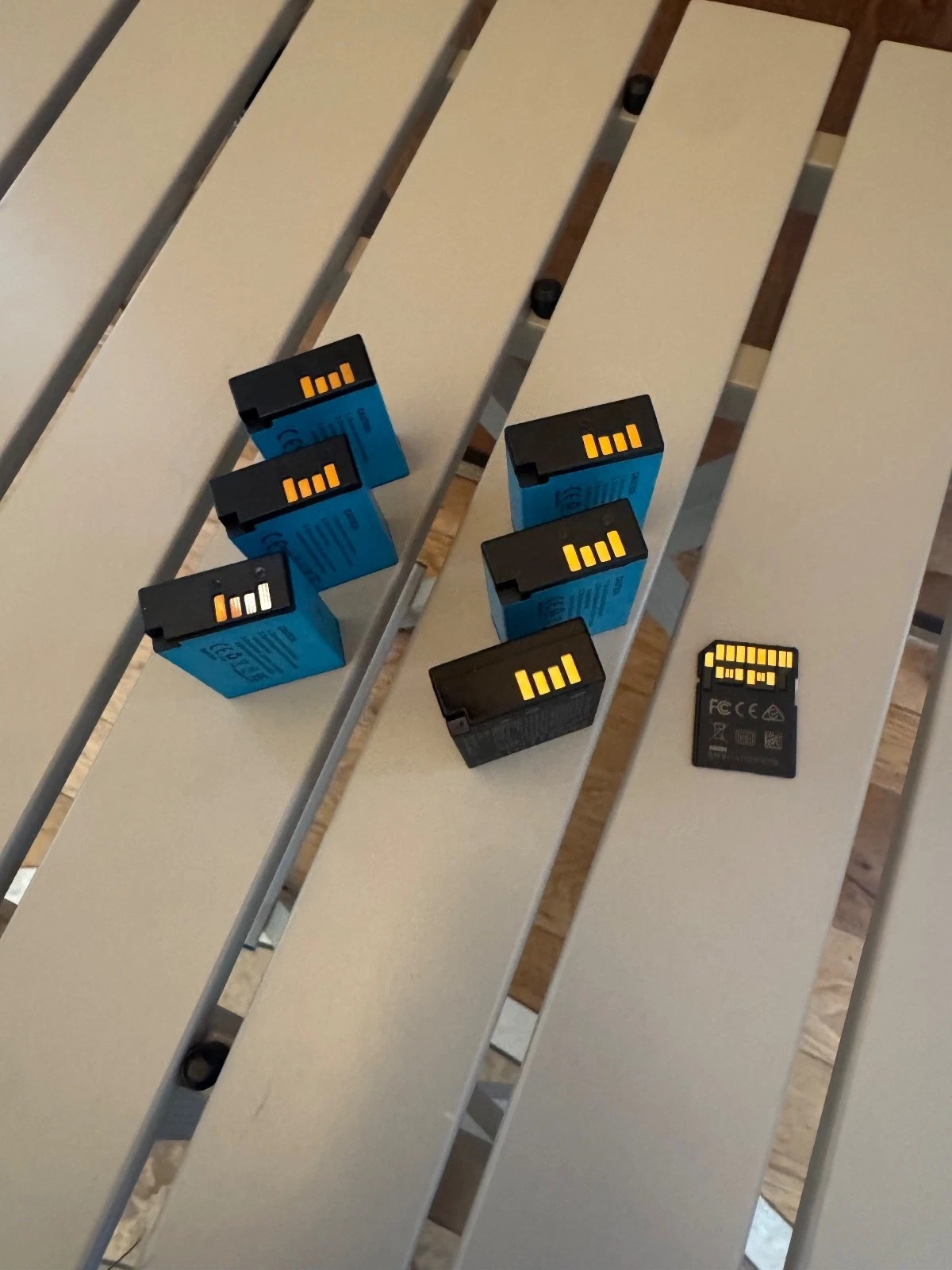 Canon EOS R8 Mirrorless Digital Camera Body + accessories (excellent condition) thumbnail 5