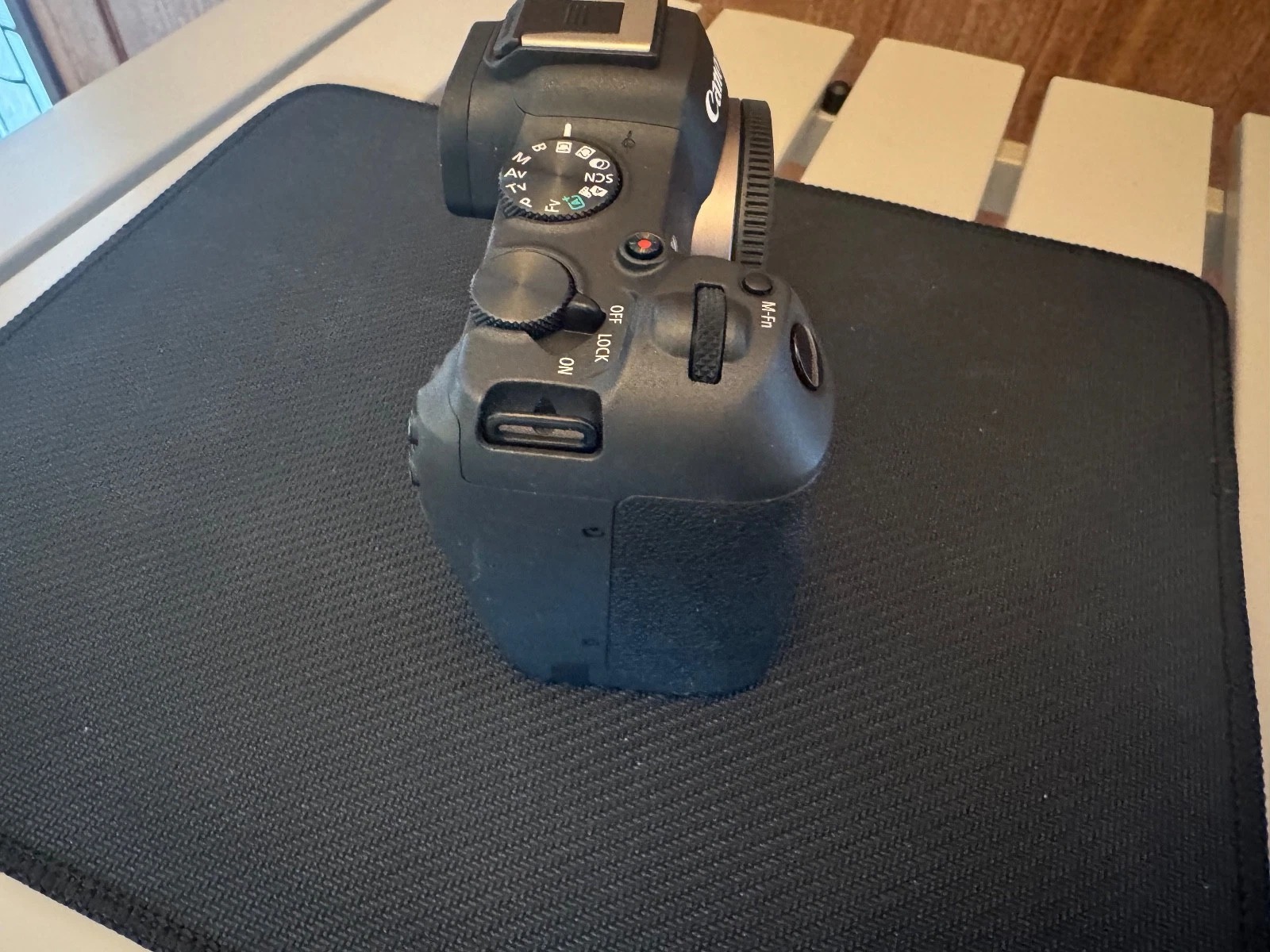 Canon EOS R8 Mirrorless Digital Camera Body + accessories (excellent condition) thumbnail 9