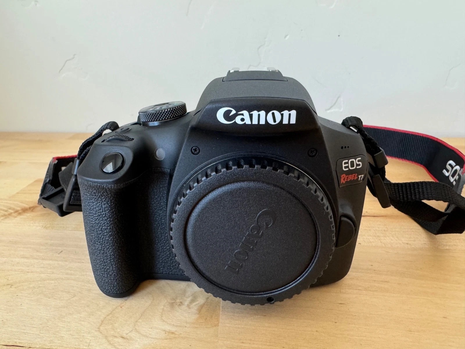 Canon EOS Rebel T7 DSLR Camera with 18-55mm Lens included. thumbnail 2