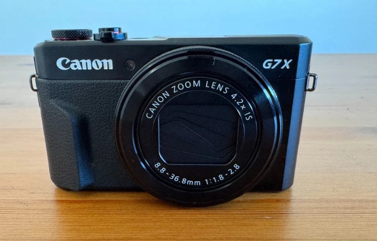 Canon G7 X Mark II, 2 Batteries, Charger & Case  thumbnail 5