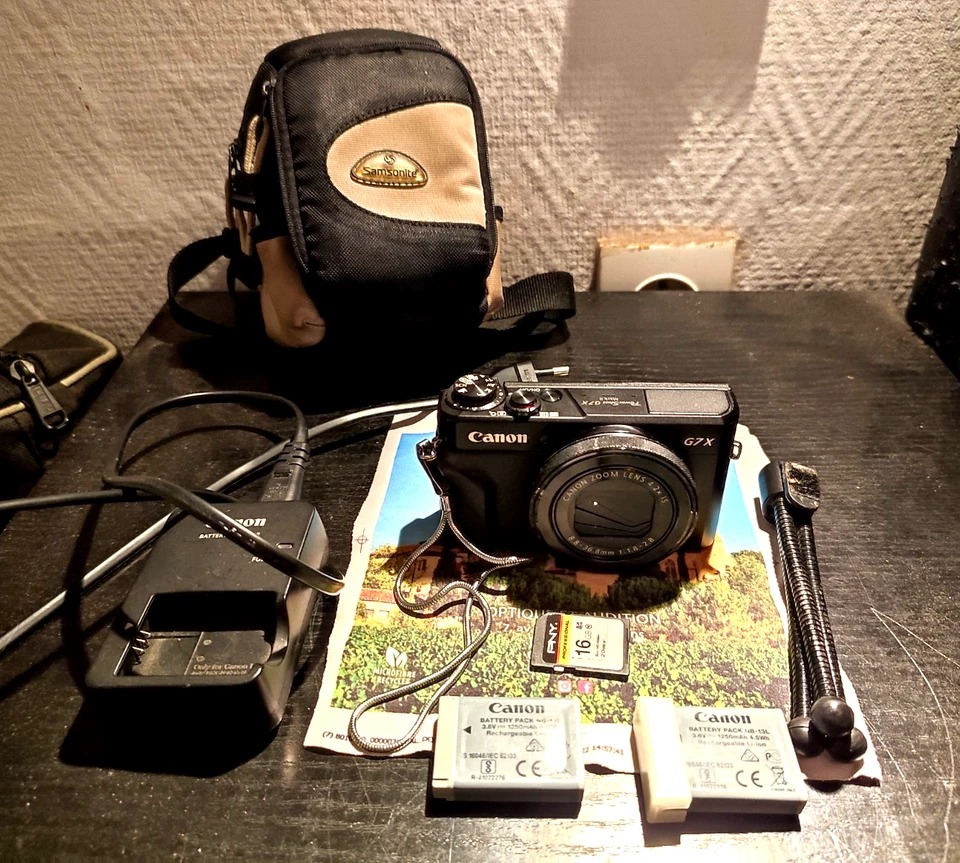 Canon G7 X Mark II 20.1MP – Extra Batteries & Accessories thumbnail 1