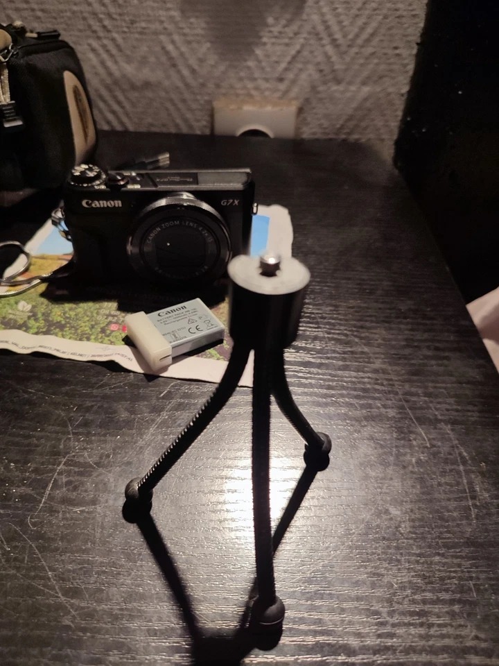 Canon G7 X Mark II 20.1MP – Extra Batteries & Accessories thumbnail 9