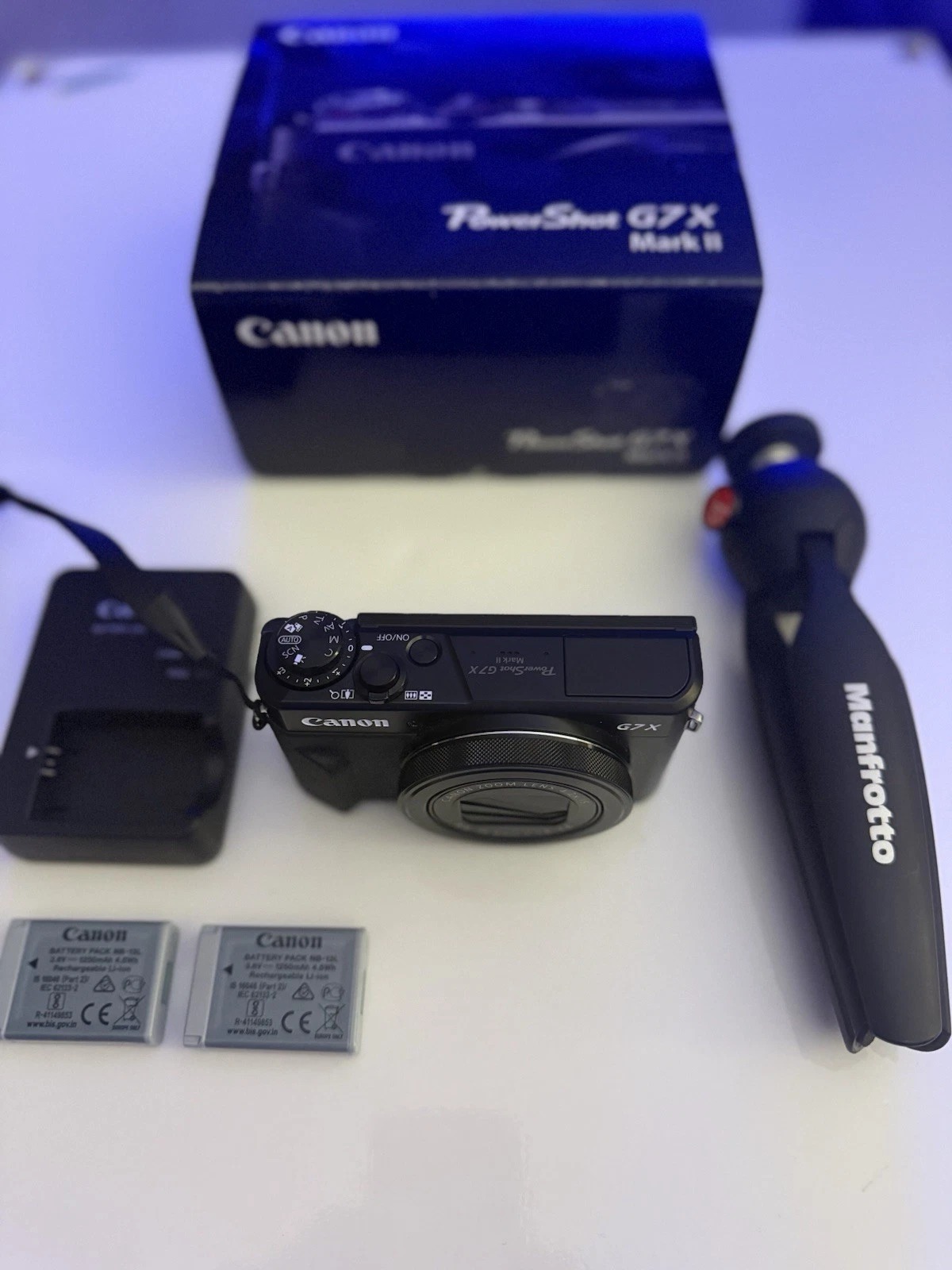 Canon G7 X Mark II Digital Camera + Creator Kit – Mint / Perfect for Vloggers thumbnail 2