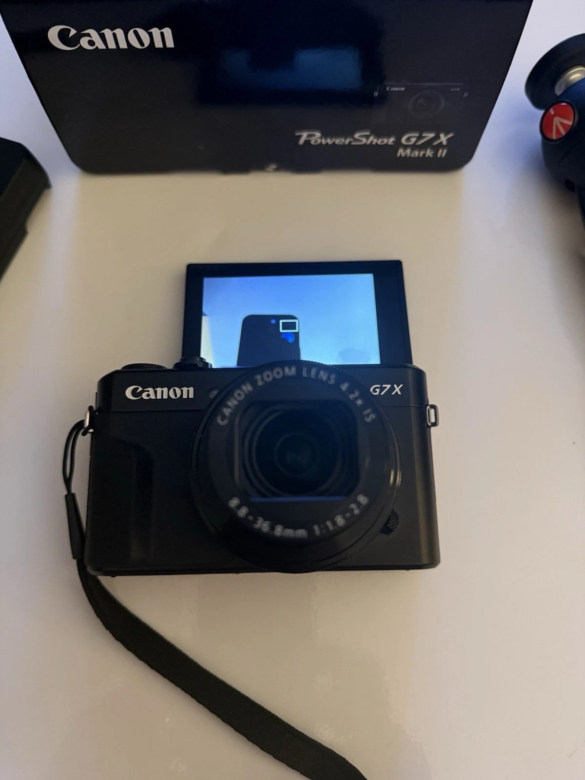 Canon G7 X Mark II Digital Camera + Creator Kit – Mint / Perfect for Vloggers thumbnail 6