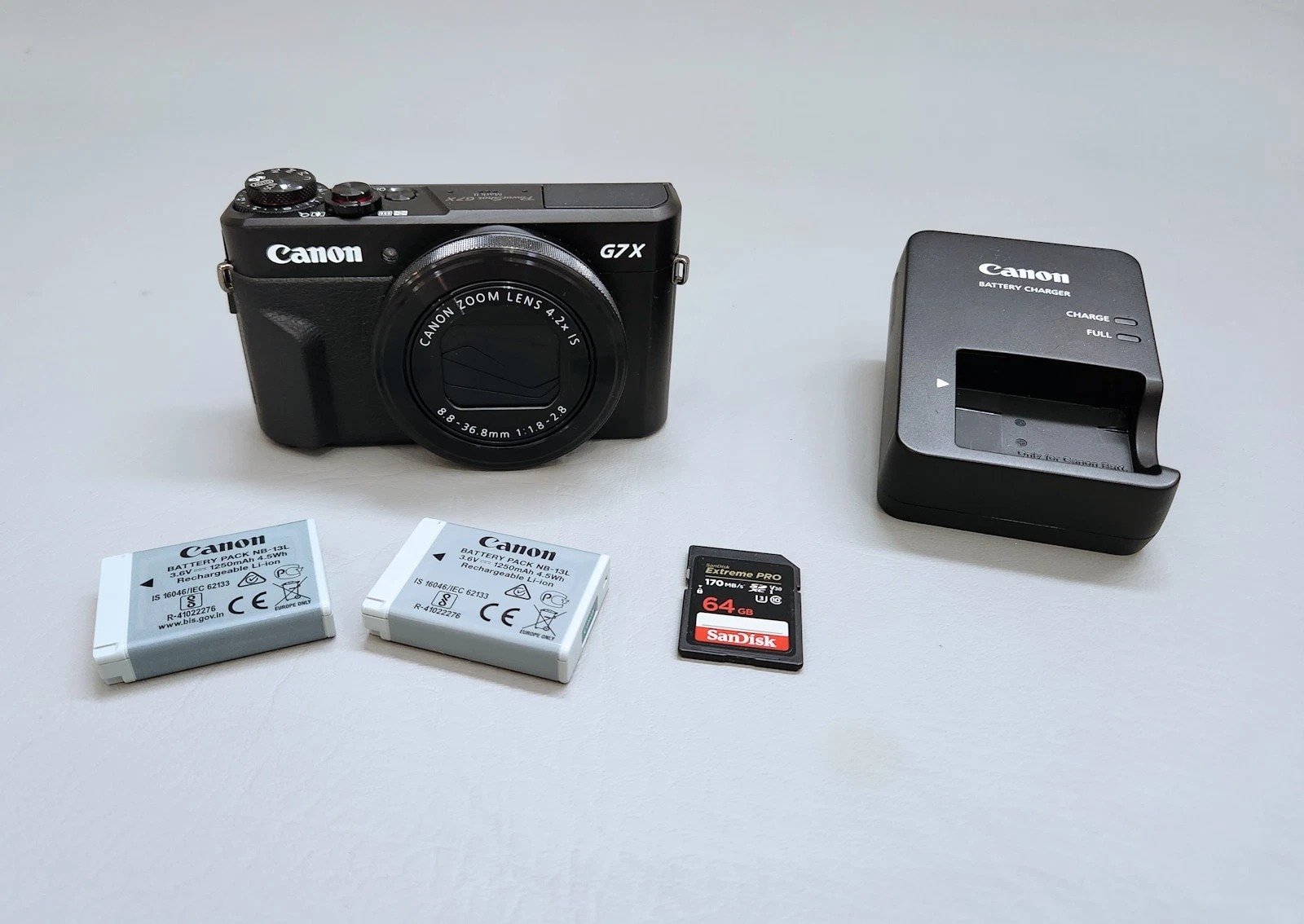 Canon G7X Mark II digital camera 20.1 MP 2 batteries. Original owner. thumbnail 1