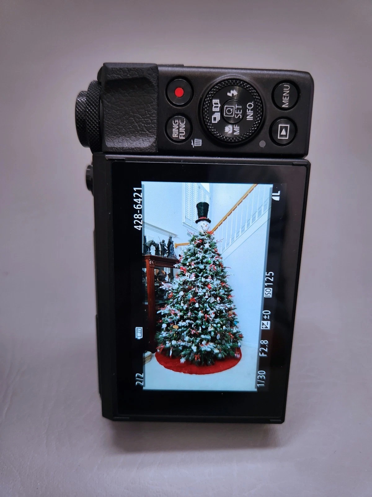 Canon G7X Mark II digital camera 20.1 MP 2 batteries. Original owner. thumbnail 12